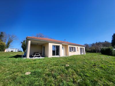 Maison - 95 m² - 5 pièces