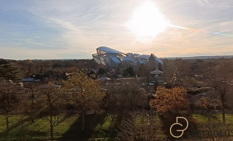 Maison - 1 325 m² - 15 pièces