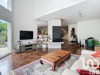 Maison - 200 m² - 8 pièces