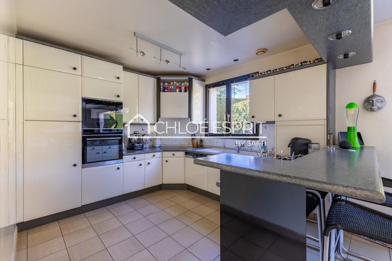 Maison - 140 m² - 6 pièces