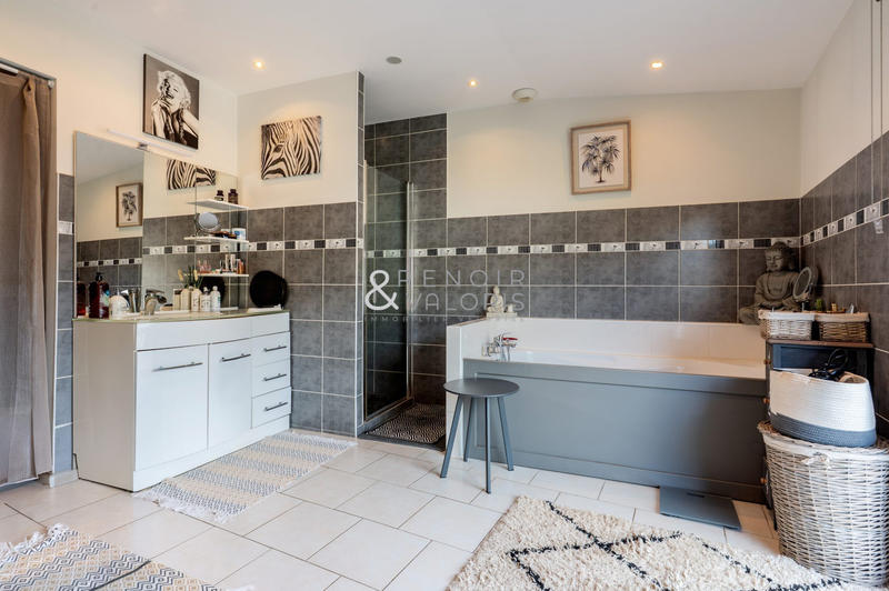 Maison - 172 m² - 6 pièces