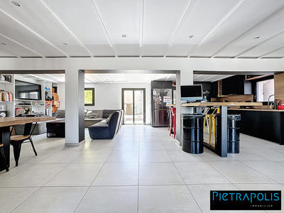 Maison - 140 m² - 6 pièces