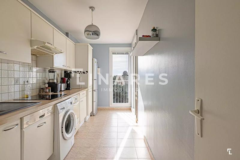 Appartement - 93 m² - 5 pièces