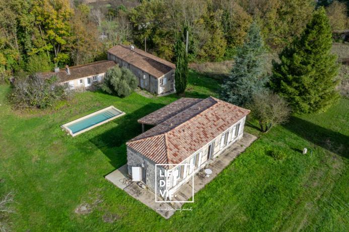 Maison ancienne - 320 m² - 10 pièces