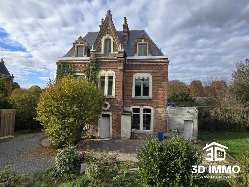 Maison - 277 m² - 9 pièces