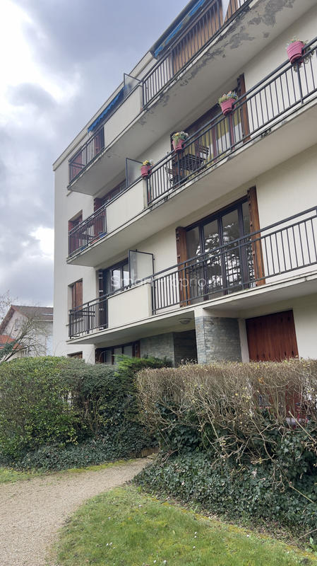 Appartement - 92 m² - 4 pièces