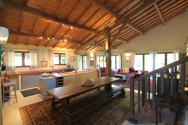 Maison - 334 m² - 7 pièces