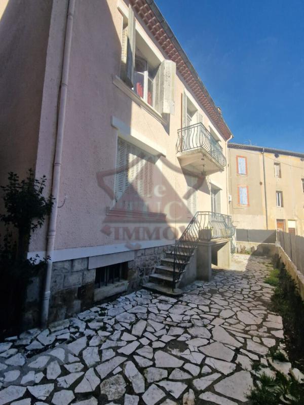 Maison - 196 m² - 8 pièces