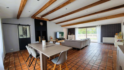 Maison - 176 m² - 8 pièces