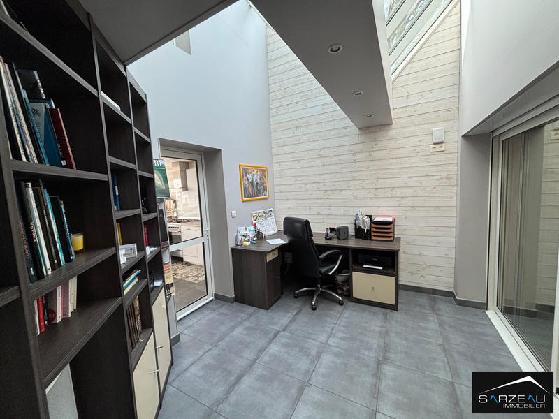 Maison - 212 m² - 10 pièces