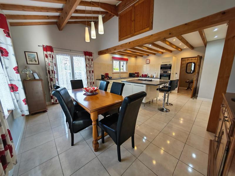 Maison - 137 m² - 5 pièces