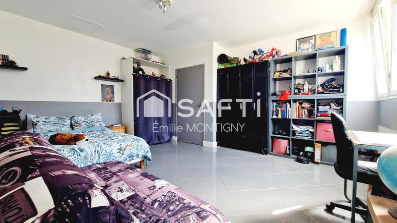 Maison - 219 m² - 9 pièces