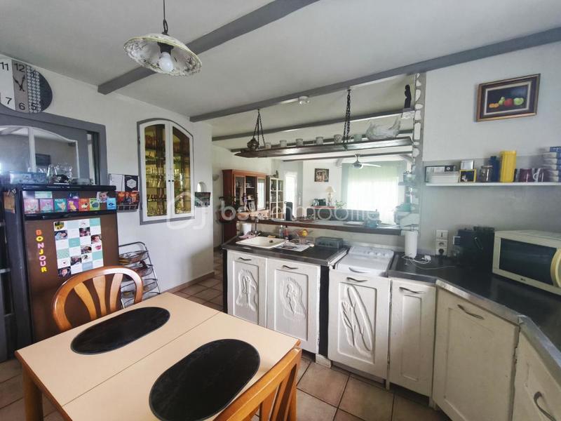 Maison traditionnelle - 166 m² - 6 pièces