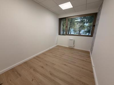 Local commercial - 104 m² - 4 pièces