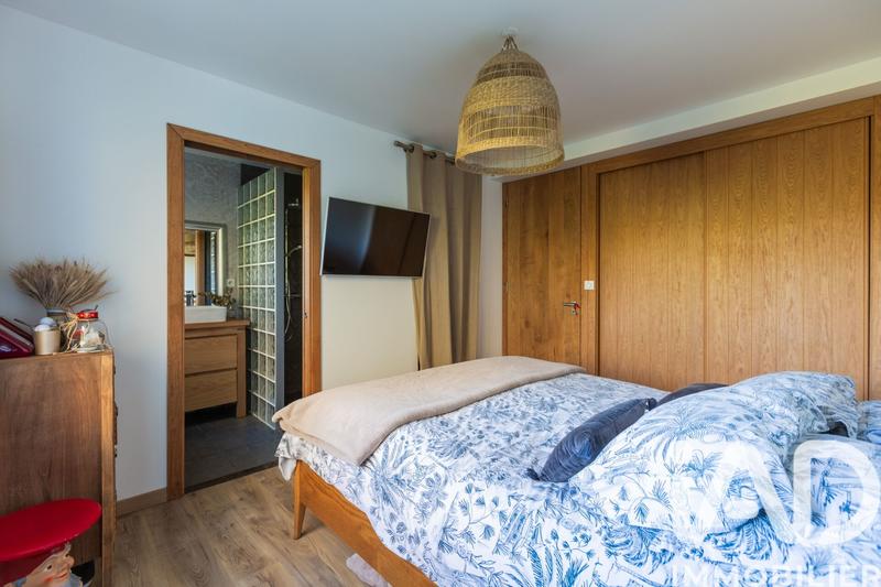 Maison - 238 m² - 6 pièces