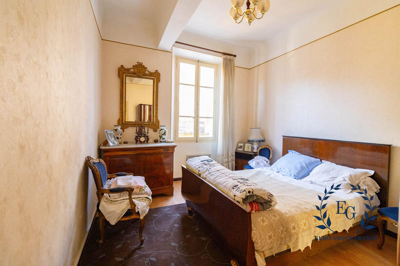 Maison - 193 m² - 8 pièces