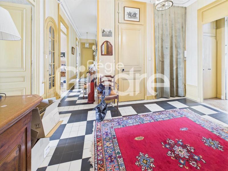 Appartement - 189 m² - 6 pièces