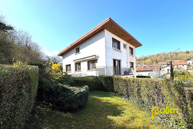 Maison - 200 m² - 7 pièces