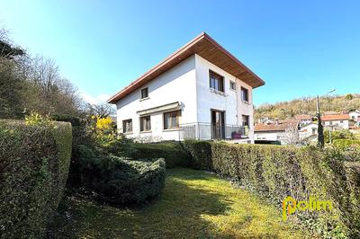 Maison - 200 m² - 7 pièces