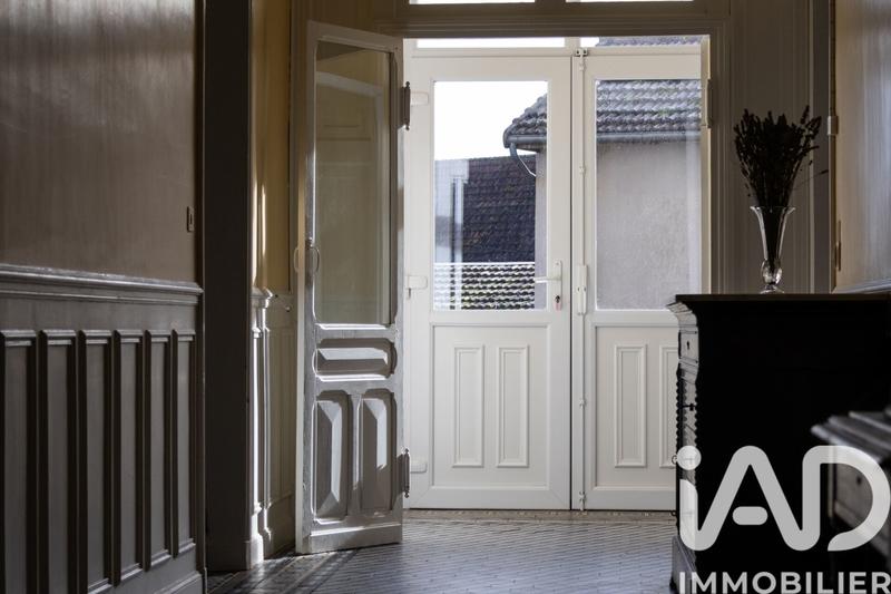 Maison - 247 m² - 8 pièces