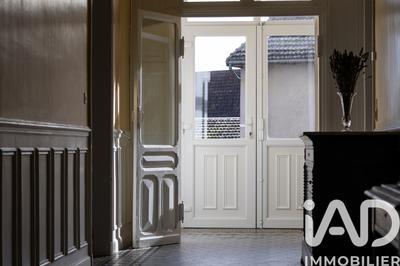 Maison - 247 m² - 8 pièces