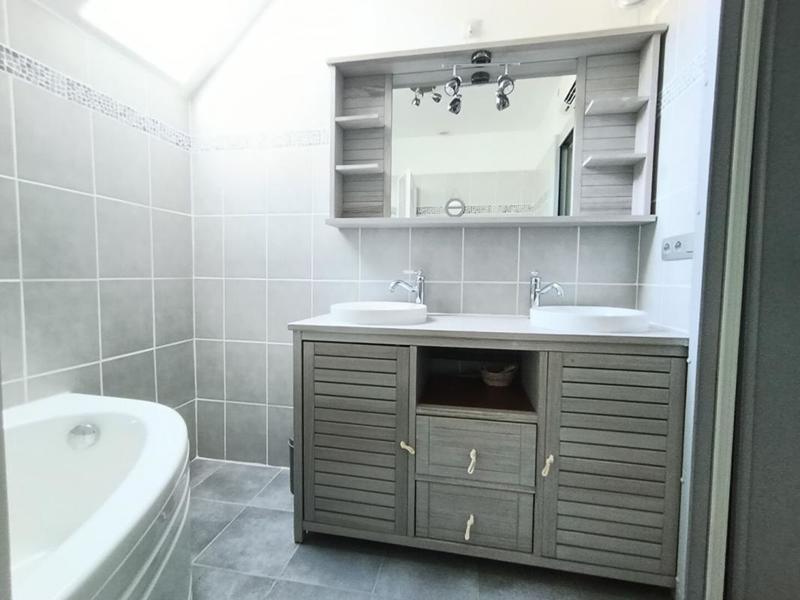 Maison - 96 m² - 6 pièces