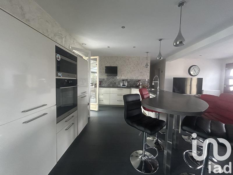 Maison - 195 m² - 9 pièces