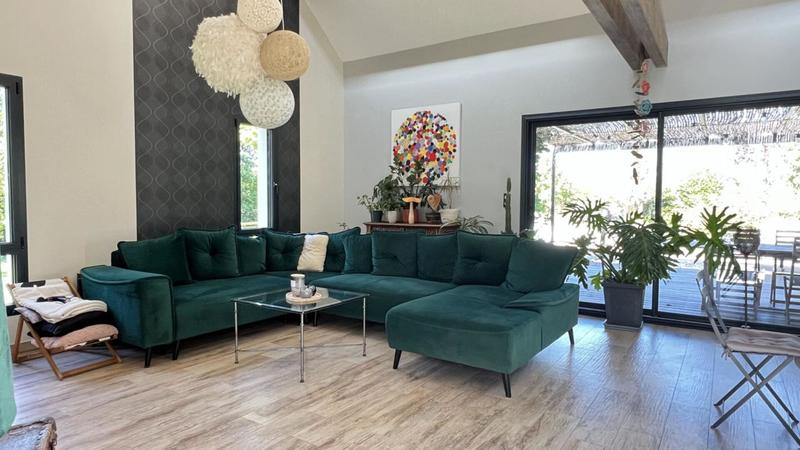 Propriété - 1 730 m² - 8 pièces