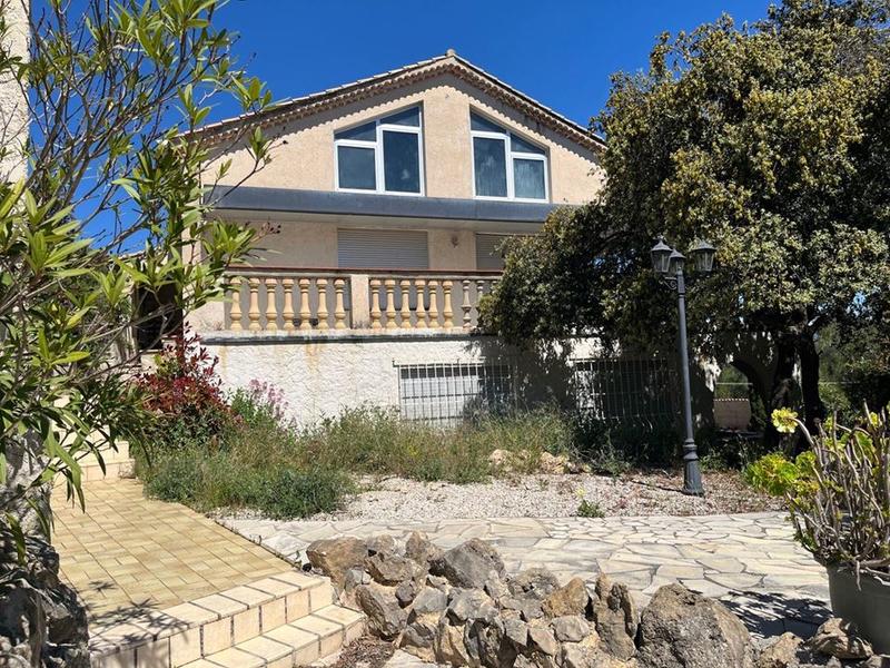 Maison traditionnelle - 250 m² - 12 pièces