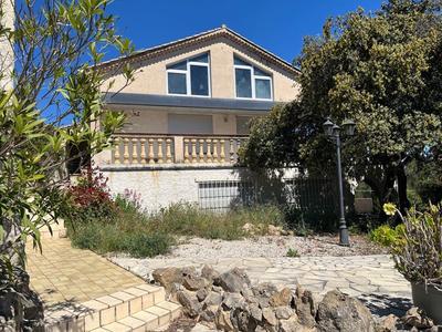 Maison traditionnelle - 250 m² - 12 pièces