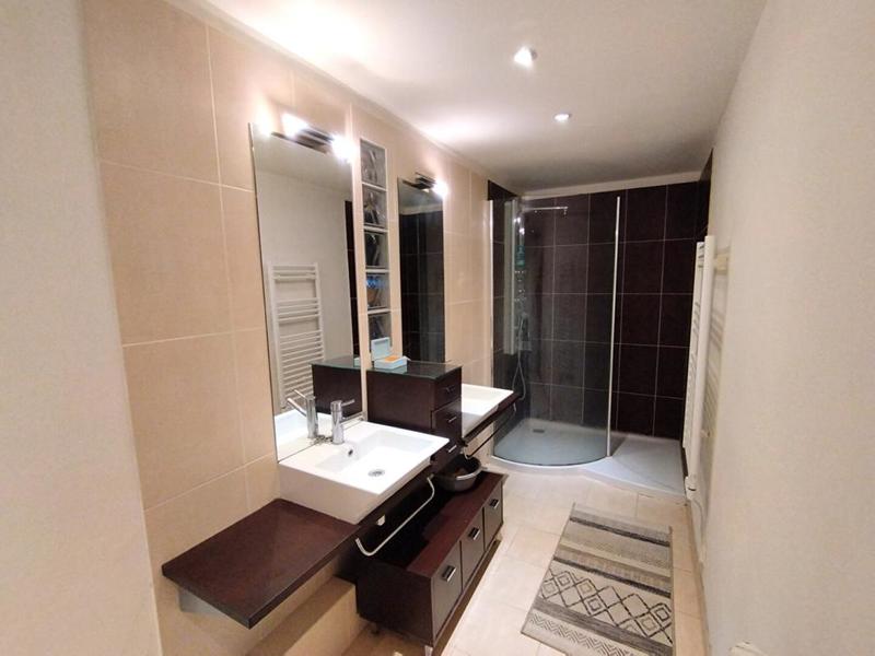 Demeure - 316 m² - 9 pièces