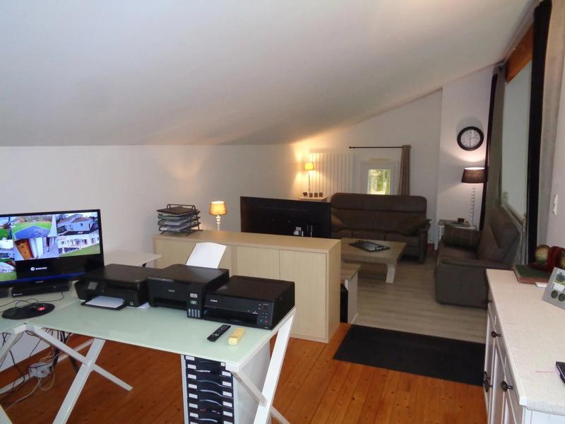 Maison - 223 m² - 9 pièces