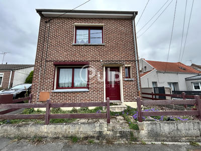 Maison - 75 m² - 5 pièces