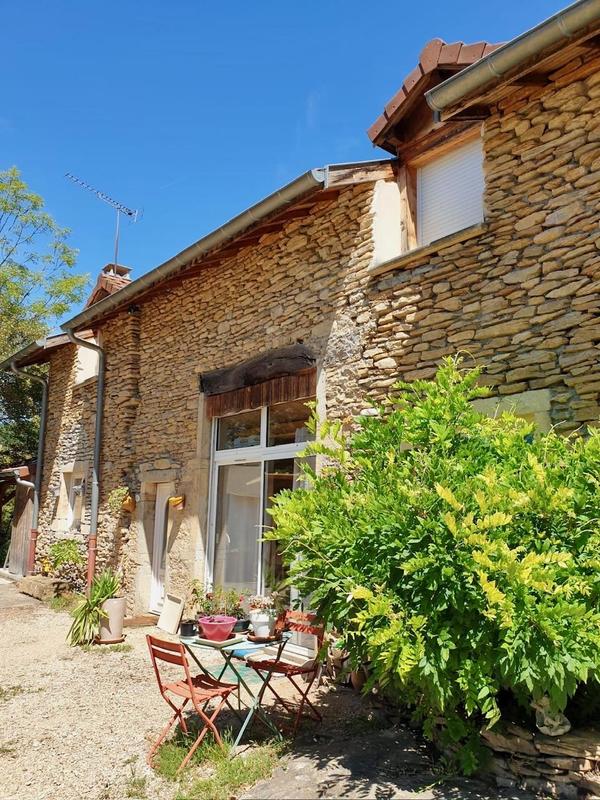 Maison en pierre - 255 m² - 8 pièces
