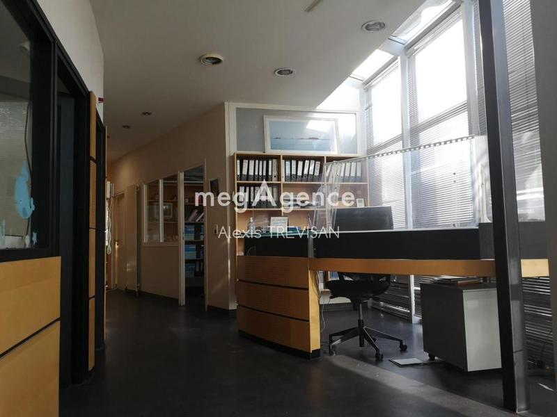 Local commercial - 180 m² - 9 pièces