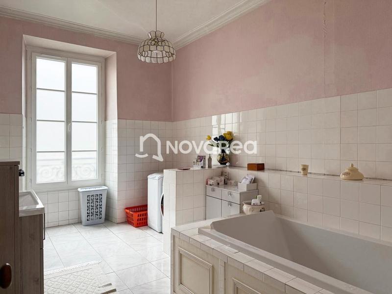 Appartement - 188 m² - 5 pièces