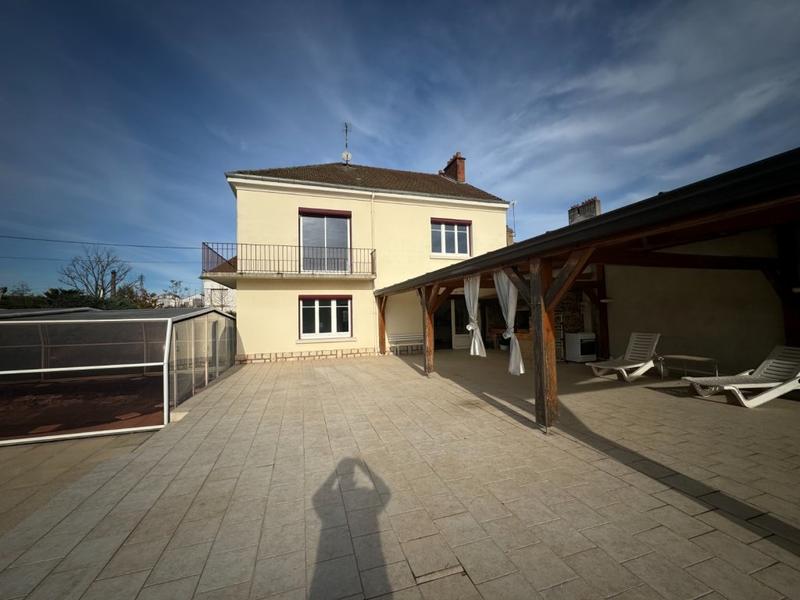 Maison - 166 m² - 7 pièces