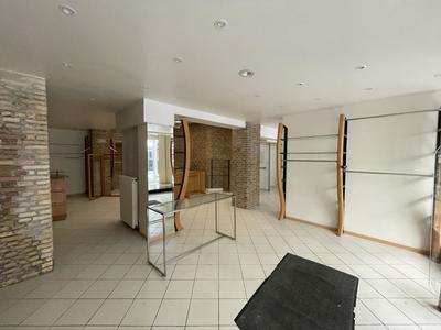 Local commercial - 101 m²