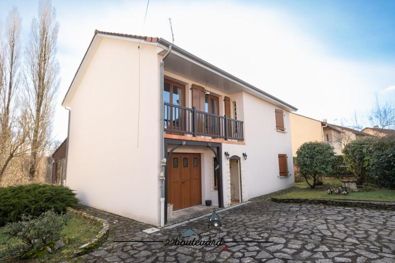 Pavillon - 130 m² - 6 pièces