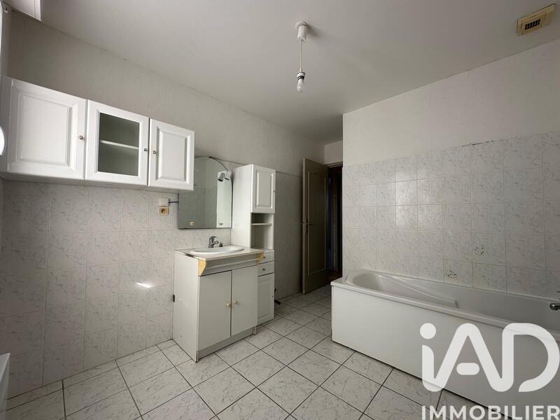 Maison - 96 m² - 5 pièces