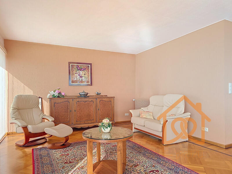 Maison - 249 m² - 7 pièces