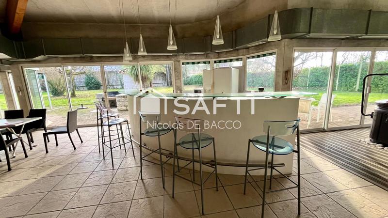 Maison - 253 m² - 10 pièces