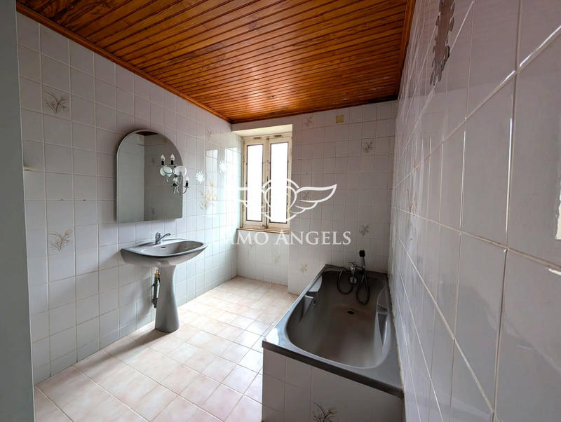 Maison - 220 m² - 11 pièces