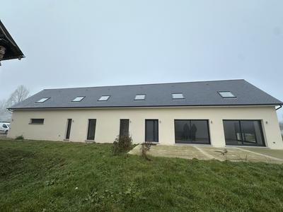 Maison traditionnelle - 340 m² - 5 pièces