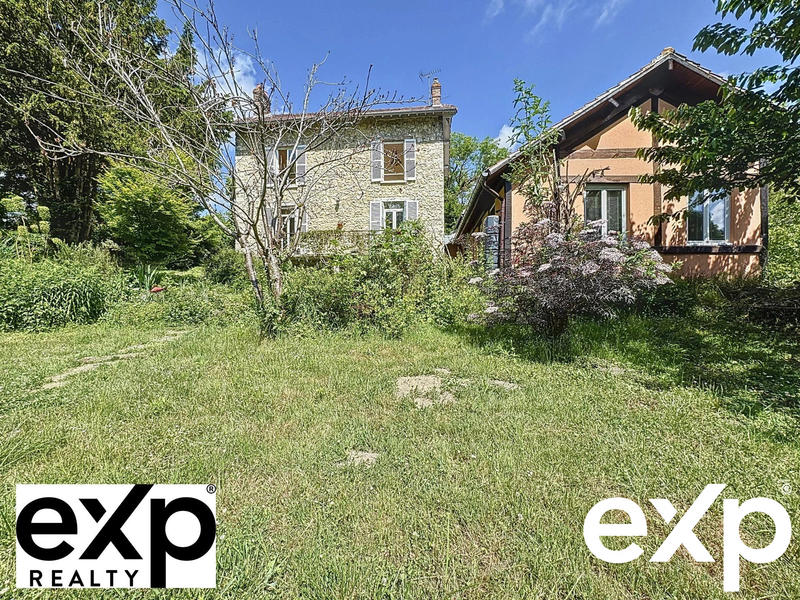 Maison - 240 m² - 7 pièces