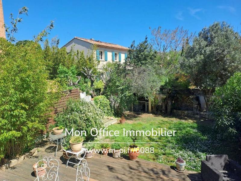 Maison - 207 m² - 5 pièces