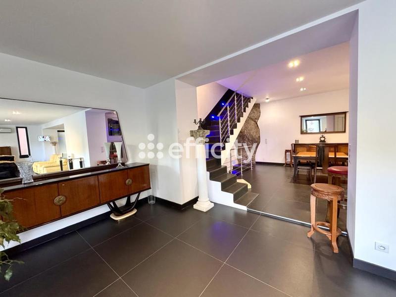 Appartement - 190 m² - 8 pièces