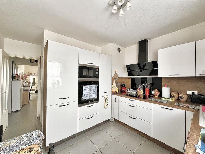 Appartement - 92 m² - 5 pièces