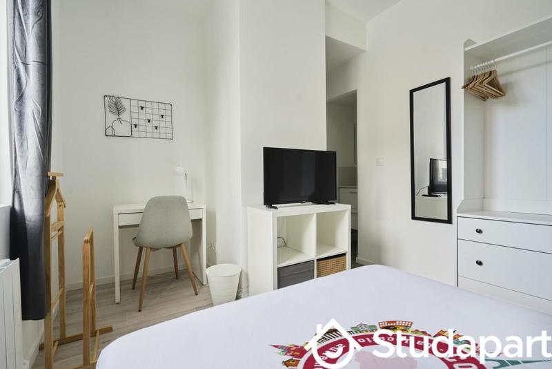 Chambre - 10 m² - 1 pièce