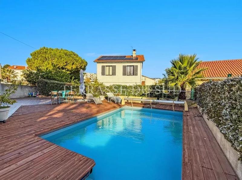 Maison - 132 m² - 5 pièces